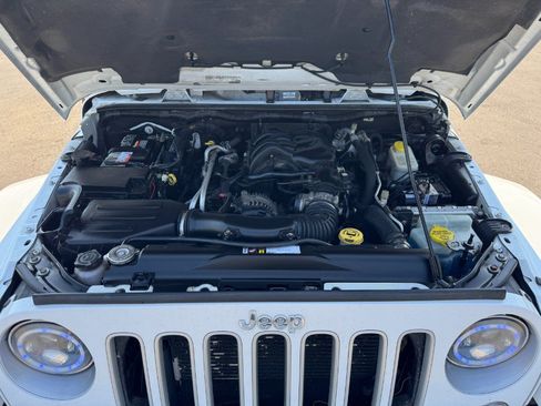 Used 2016 Jeep Wrangler Unlimited Sahara w/ Max Tow Package AWD/4WD image 24