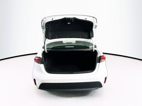 Used 2024 Toyota Corolla LE image 28