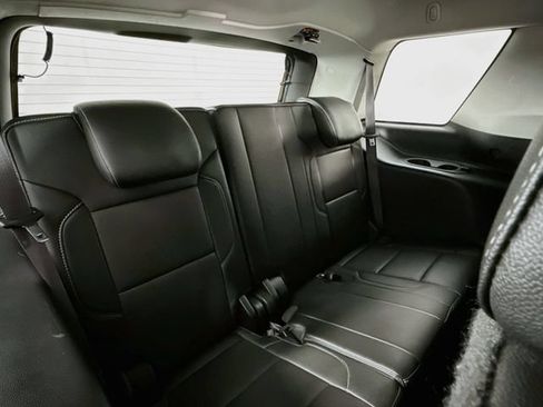 Used 2017 GMC Yukon SLT AWD/4WD image 28