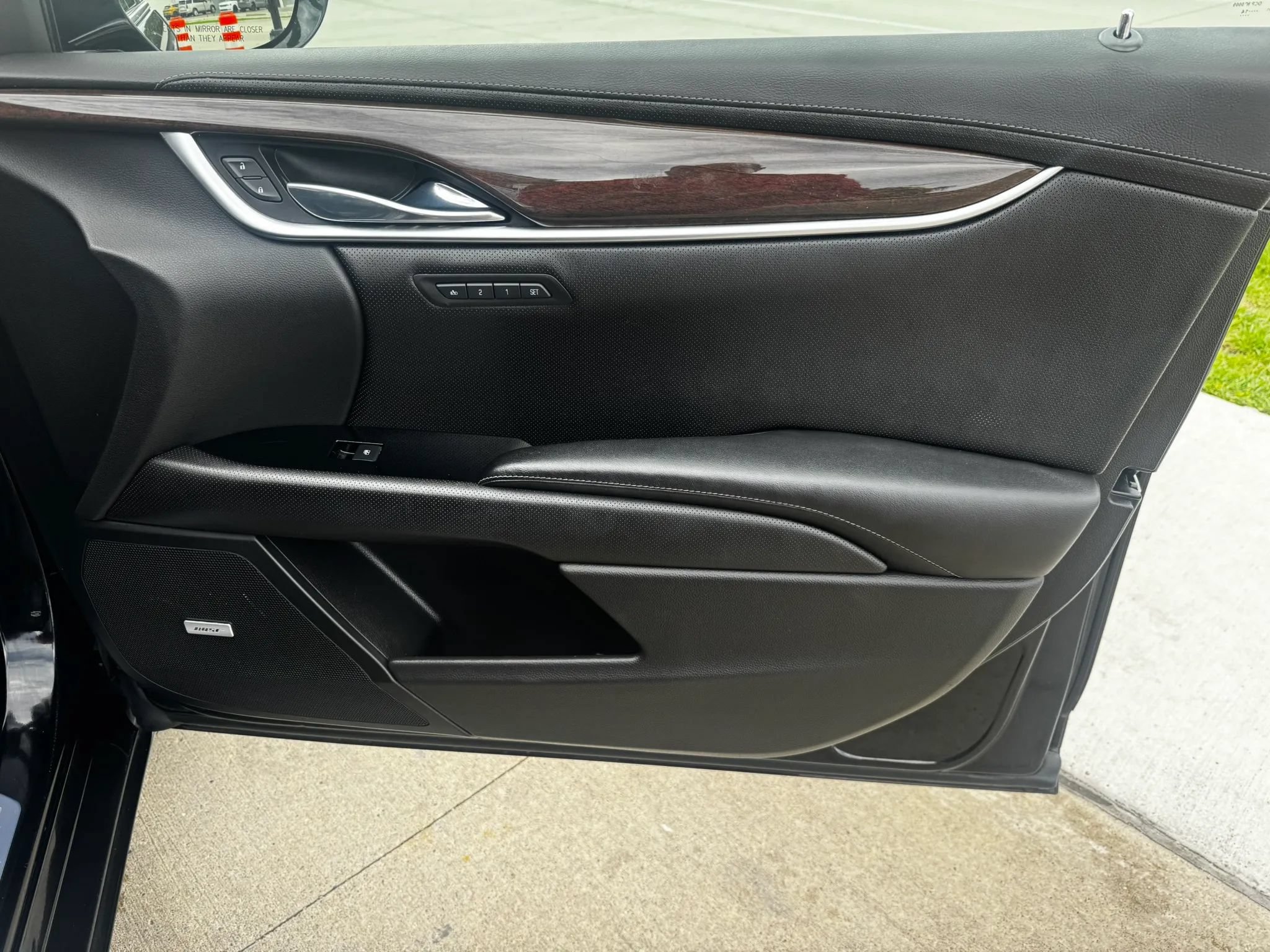 Used 2015 Cadillac XTS Luxury FWD image 16