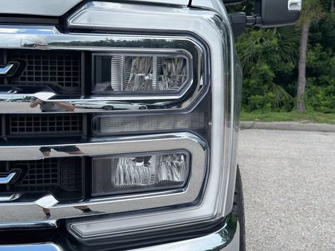 Used 2024 Ford F250 Lariat w/ FX4 Off-Road Package AWD/4WD image 9