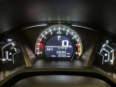 Used 2017 Honda CR-V LX image 12