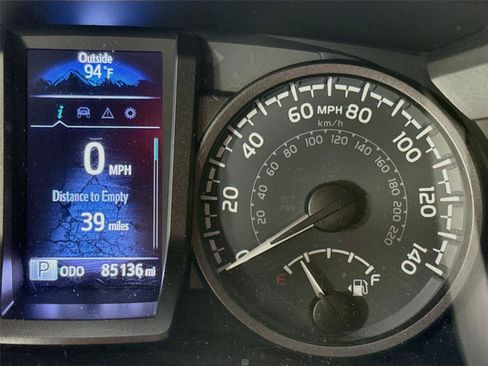 Used 2021 Toyota Tacoma TRD Off-Road w/ Technology Package AWD/4WD image 13