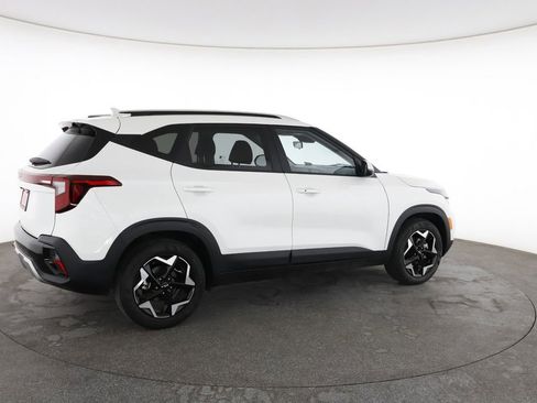 Used 2025 Kia Seltos S FWD image 13