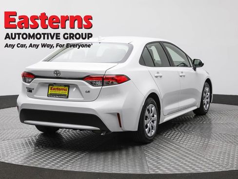 Used 2022 Toyota Corolla LE image 5