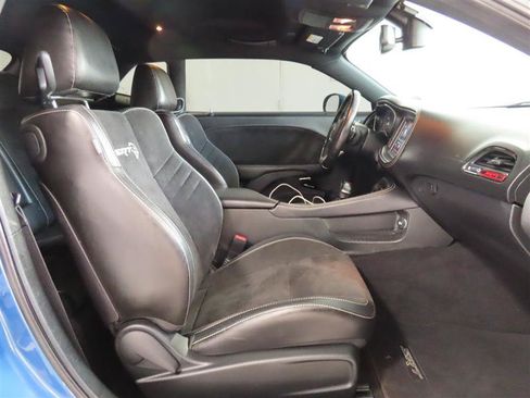 Used 2020 Dodge Challenger SRT Hellcat w/ Plus Package RWD image 7