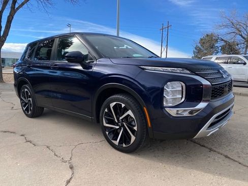 Used 2024 Mitsubishi Outlander SE image 9