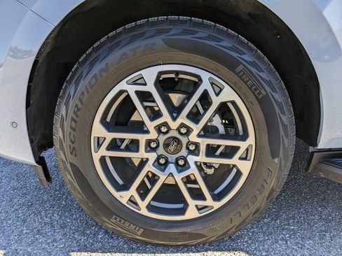 Certified 2025 Ford Expedition Active image 10