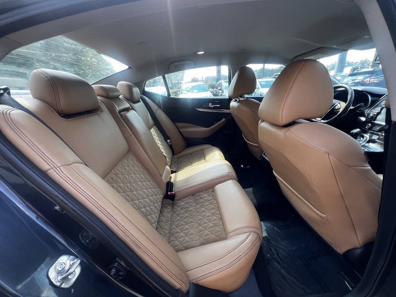 Used 2016 Nissan Maxima SR FWD image 11