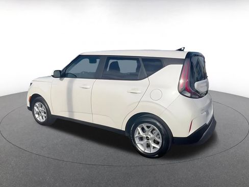 Used 2025 Kia Soul LX w/ LX Technology Package image 10