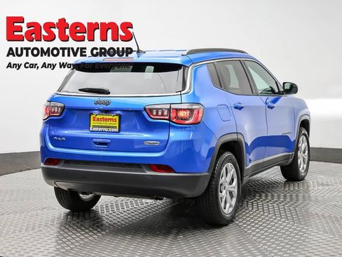 Used 2024 Jeep Compass Latitude AWD/4WD image 5
