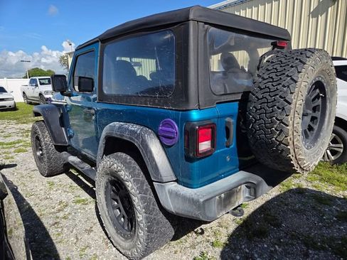 Used 2020 Jeep Wrangler Sport AWD/4WD image 3