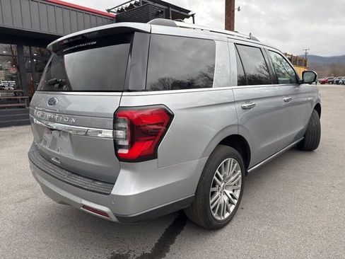 Used 2024 Ford Expedition Limited image 8