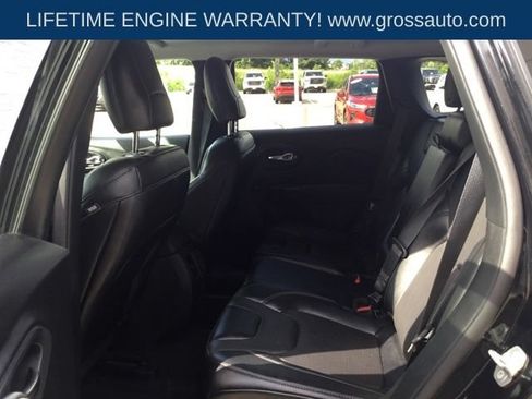 Used 2023 Jeep Cherokee Altitude Lux AWD/4WD image 19