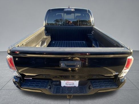 Used 2022 Toyota Tacoma TRD Off-Road image 12