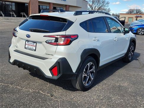 Used 2025 Subaru Crosstrek 2.0i Premium image 4