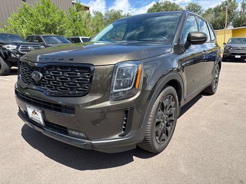 Used 2021 Kia Telluride SX AWD/4WD image 3