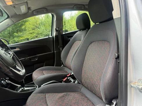 Used 2020 Chevrolet Sonic LT w/ RS Package FWD image 16