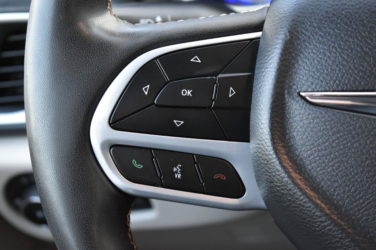 Used 2022 Chrysler Pacifica Touring-L FWD image 15