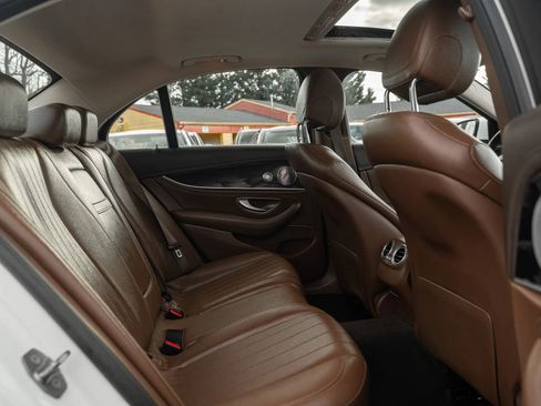Used 2018 Mercedes-Benz E 300 E 300 4MATIC Sedan 4D w/ Premium 1 Package image 11
