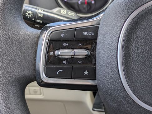 Certified 2024 Kia Carnival LX FWD image 19