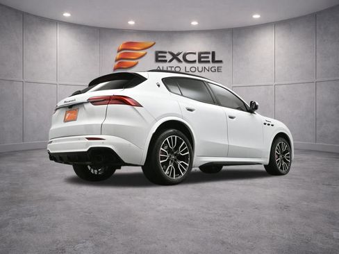 Used 2023 Maserati Grecale Modena image 48