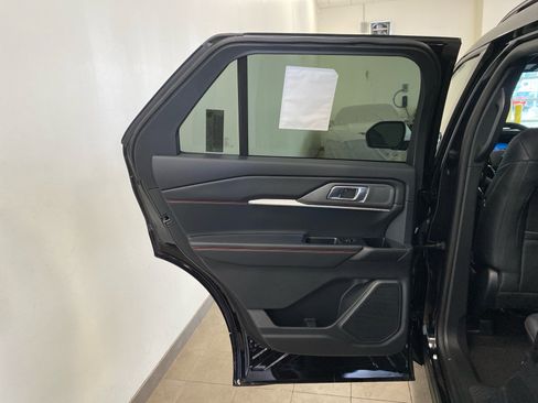 New 2026 Ford Explorer ST-Line image 8