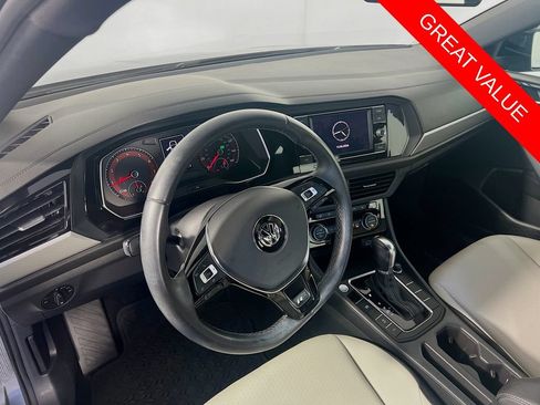 Used 2019 Volkswagen Jetta R-Line FWD image 9
