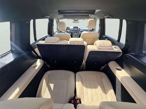 Used 2017 Mercedes-Benz GLS 450 4MATIC image 10