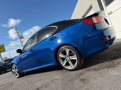 Used 2011 Lexus IS 250 w/ Premium Pkg Value Edition RWD image 3