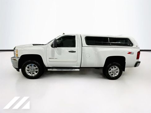Used 2012 Chevrolet Silverado 2500 LT w/ Interior Plus Package AWD/4WD image 8