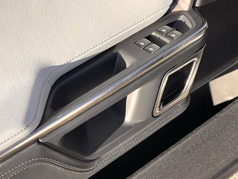 Used 2023 Rivian R1T Launch Edition image 11