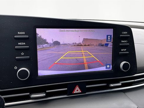 Used 2023 Hyundai Elantra SEL image 21