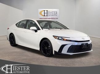 Used 2025 Toyota Camry SE video 1