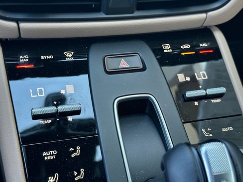 Certified 2026 Porsche Macan AWD/4WD image 21