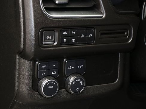 Used 2022 Chevrolet Tahoe RST w/ Sport Performance Package image 27