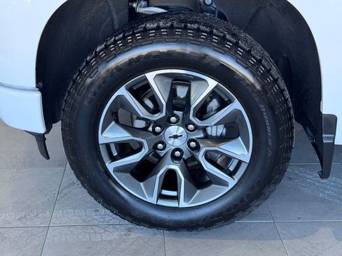 Certified 2025 Chevrolet Silverado 1500 RST AWD/4WD image 4
