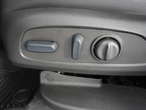 Used 2022 Chevrolet Equinox RS w/ RS Leather Package FWD image 21