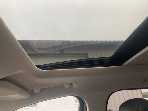 Used 2019 Ford Escape SEL image 25