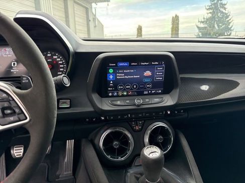 Used 2022 Chevrolet Camaro ZL1 image 30