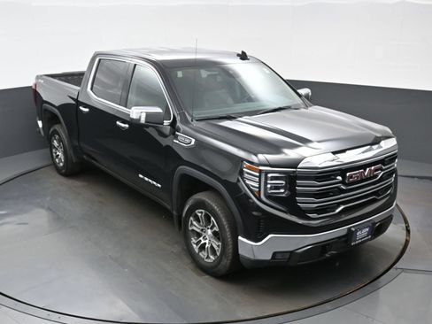 Used 2025 GMC Sierra 1500 SLT AWD/4WD image 39