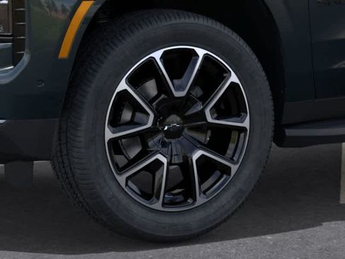 New 2026 Chevrolet Suburban RST w/ Comfort Package AWD/4WD image 9
