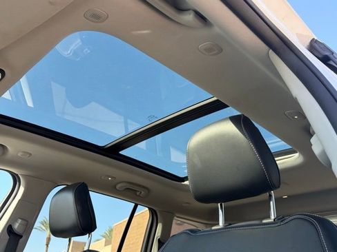 Used 2022 Jeep Grand Cherokee Limited 4xe image 12