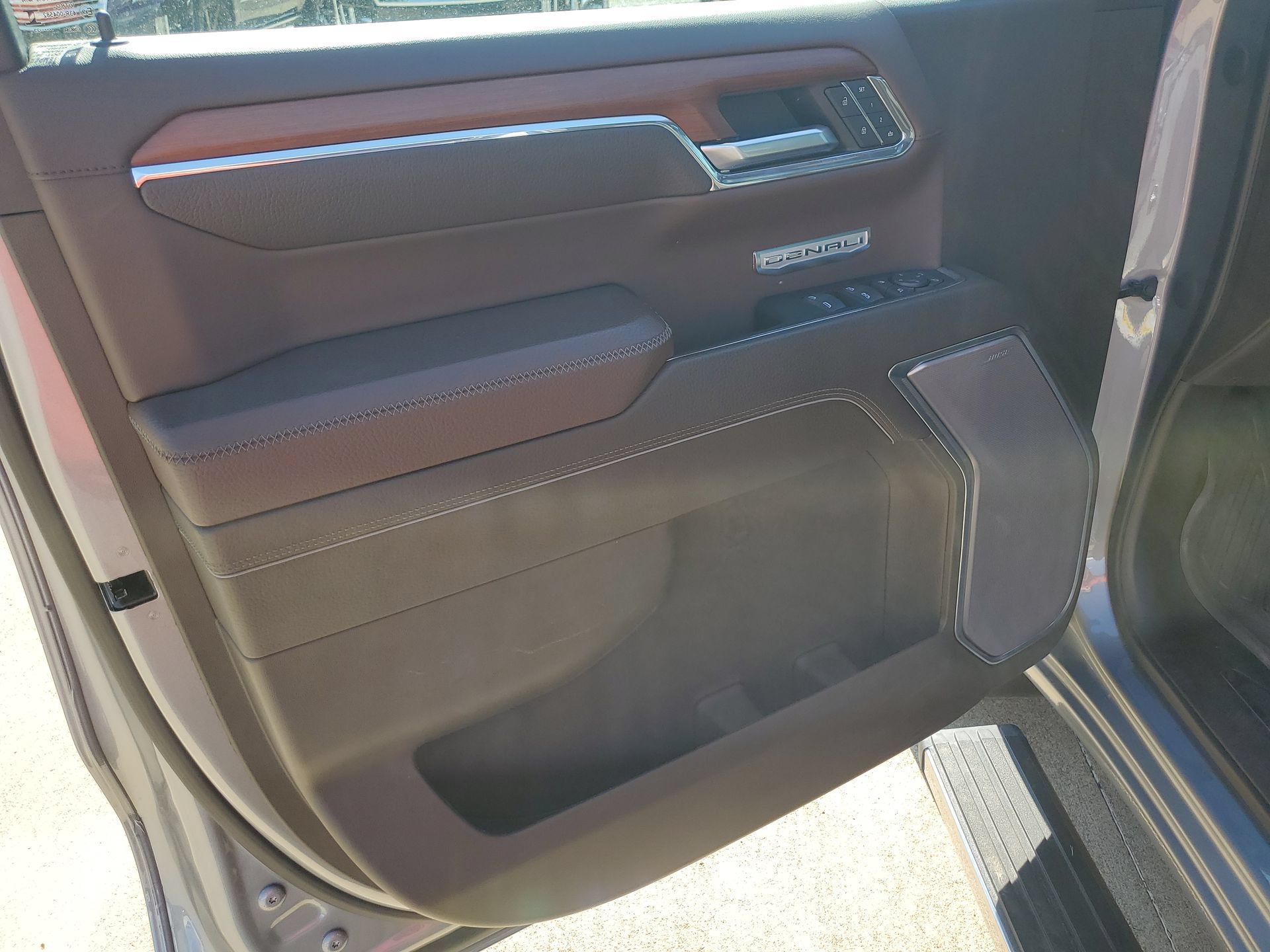 Used 2023 GMC Sierra 1500 Denali w/ Denali Reserve Package AWD/4WD image 30