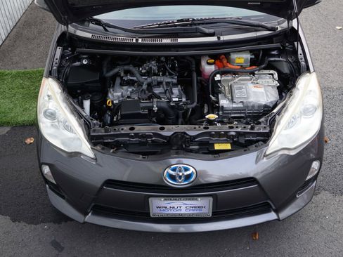 Used 2013 Toyota Prius C Two image 21