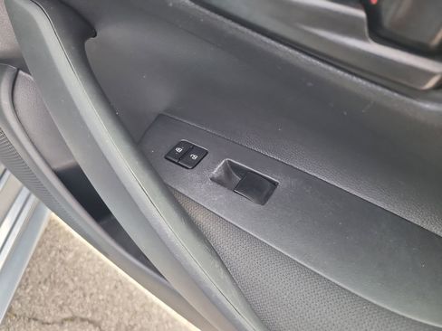 Used 2023 Toyota Corolla LE FWD image 27