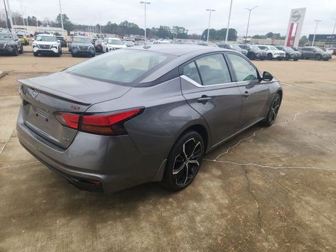 Certified 2024 Nissan Altima 2.5 SR w/ SR Premium Package image 10