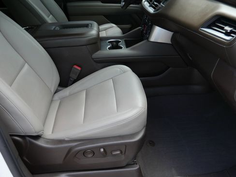 Used 2022 Chevrolet Tahoe LT w/ Luxury Package image 21