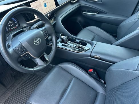 Certified 2025 Toyota Crown Platinum AWD/4WD image 9