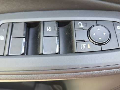 New 2026 Nissan Sentra SV w/ Floor Mat Package FWD image 9